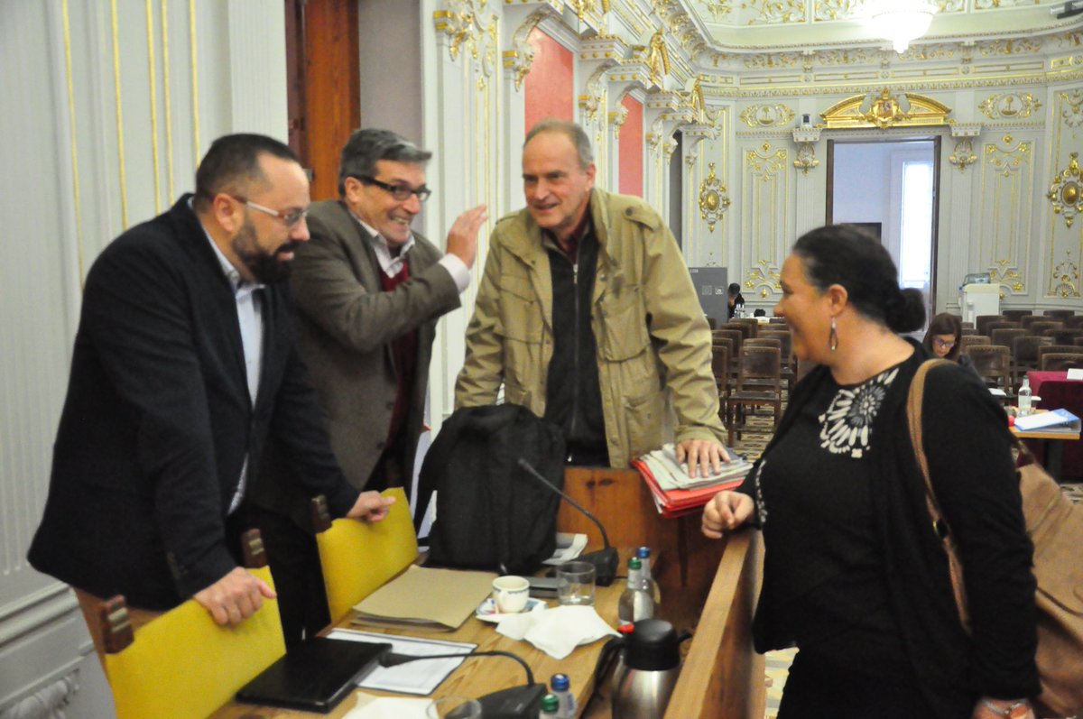 Hoy tenemos pleno, prolegómenos, con alegria al servicio del ciudadano <a href="/PodemosCanarias/">Podemos Canarias</a>