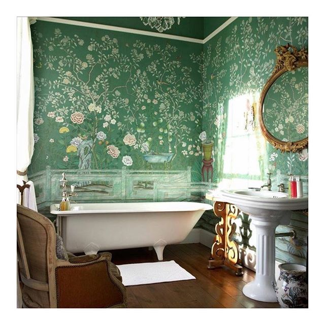 Yeeey!! Fridayyy😍 Friday inspo from Shell Tidwell on Pinterest #vintage #retro #paintedwall #vintagebathroom #retrovibes #retrobathroom #retrostyle #flowerwallpaper #bathroominspo ift.tt/2Fo6KSy