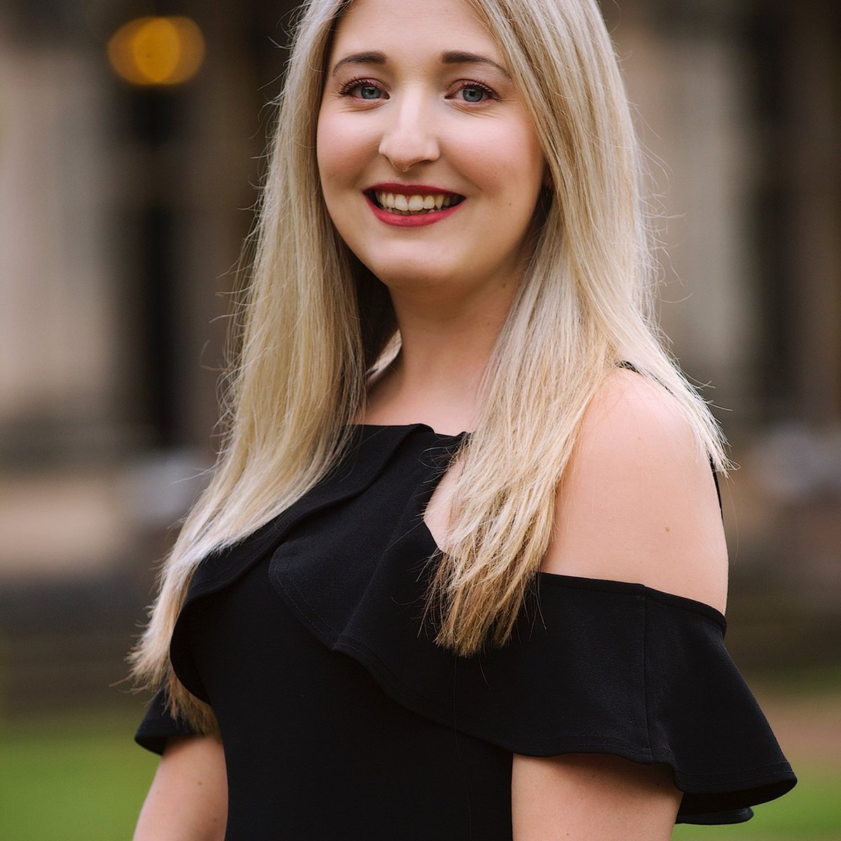 thegintonics's tweet photo. A belated happy birthday to our FABULOUS soprano Lauren. We hope you had a great day! #birthday #wheresthecake #singing #acapella #soprano https://t.co/wtfnRgpTm7