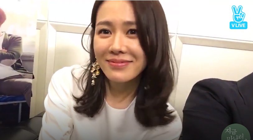 예진핸드와 소간지의 영화 홍보 브이앱인데 이거 안본 사람 없게 해주세요 둘다 잘생기고 예쁜데 웃기고 포인트가 너무 많앜ㅋㅋㅋㅋㅋㅋㅋㅋ...