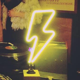 JaguarShoesCo's tweet image. TOMORROW (SAT 24 FEB) @HandOfGloryPub⚡️HAVE LOVE WILL TRAVEL⚡️FREE 8pm 'til 1.30am⚡️DJs: Jonny Halifax @TheHowlingTruth / Hélène de Joie (Factory de Joie) / John the Revelator (Dirty Water Records / @heatwavemag #RocknRoll #Garage #GarageRock #Psych #FolkHorror #HandofGlory