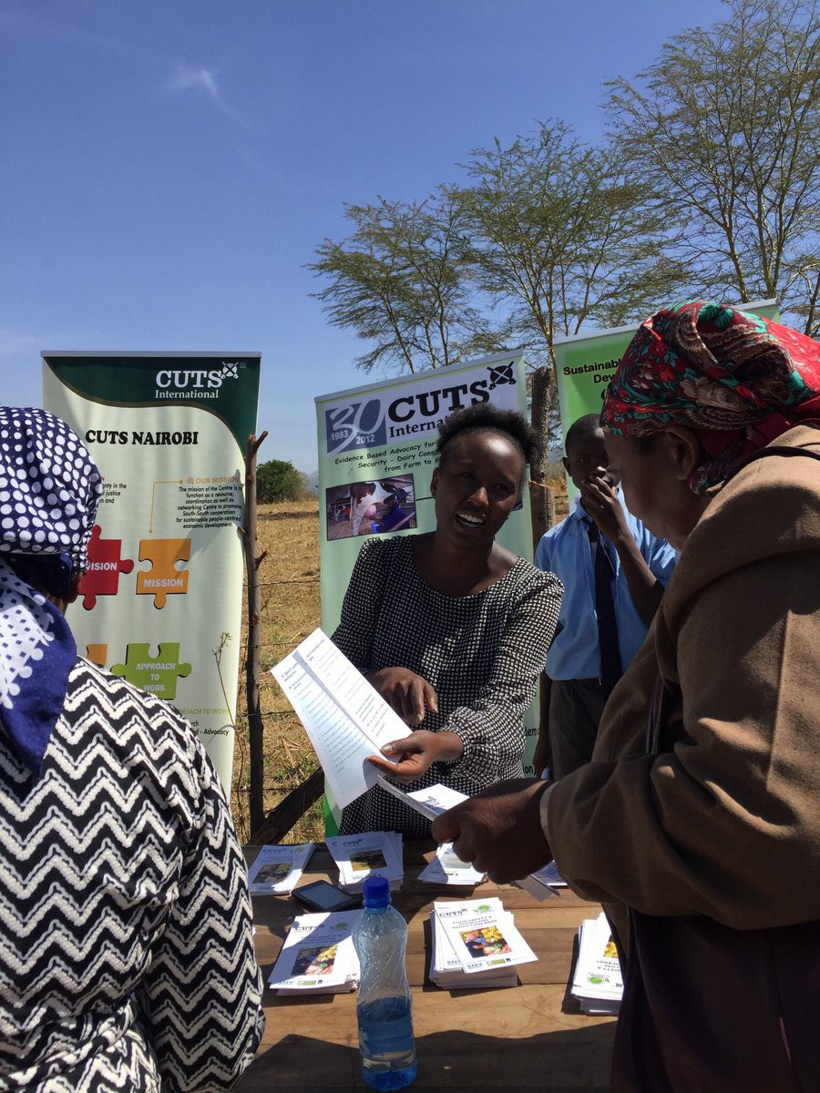 SafeFoodKenya's tweet photo. It was exciting to discuss issues of #milksafety with farmers and consumers during the @NakuruCountyGov stakeholder livestock field day. Thanks for having us @kalromkulima https://t.co/EtMiNIrPlE