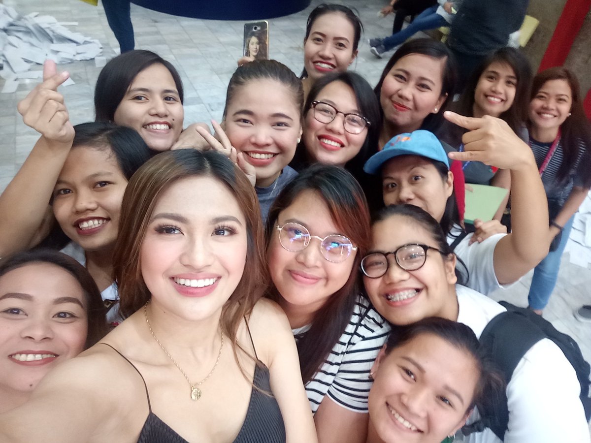jhelayyyyyy's tweet photo. Ang saya @MyJaps,
Thank you sulit ang Friday namin :)
#NothingLeftRadioTour https://t.co/OZwa8bAWQC