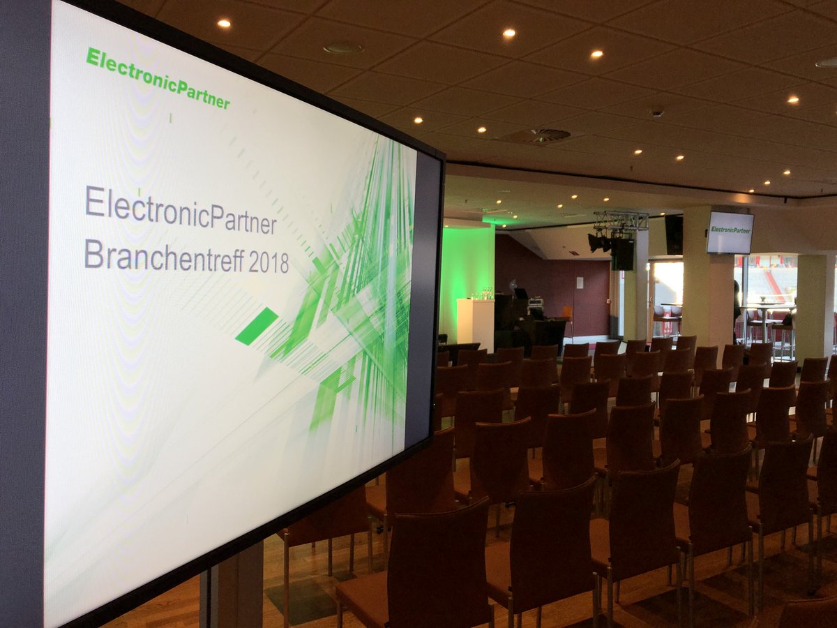 ElektroWissende's tweet photo. Guten Morgen aus #Düsseldorf! Hier findet heute der #ElectronicPartner-Branchentreff statt! 🤗 https://t.co/keYiJ9fKiI