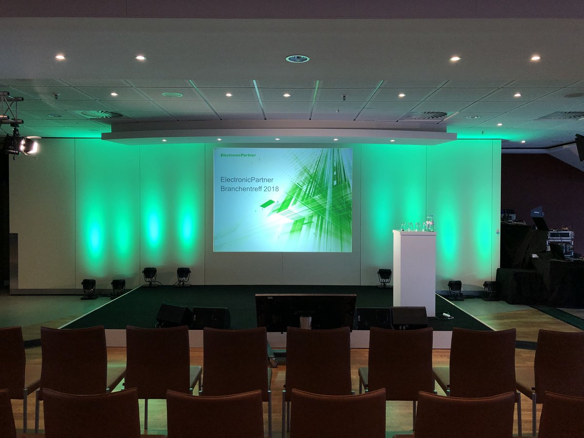 ElektroWissende's tweet photo. Guten Morgen aus #Düsseldorf! Hier findet heute der #ElectronicPartner-Branchentreff statt! 🤗 https://t.co/keYiJ9fKiI