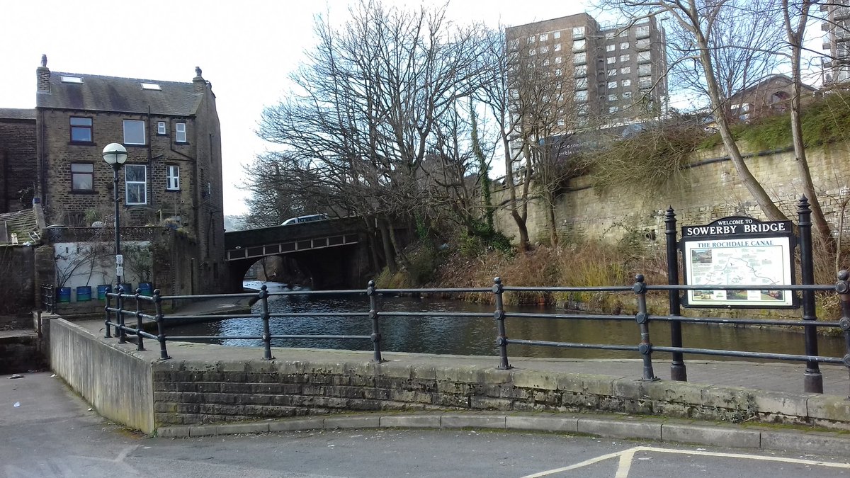 CMBCWardenA's tweet image. Today&apos;s action underway now. Partnership working #CMBC #Teamwork #WYP_HALIFAX #dontmuckabout