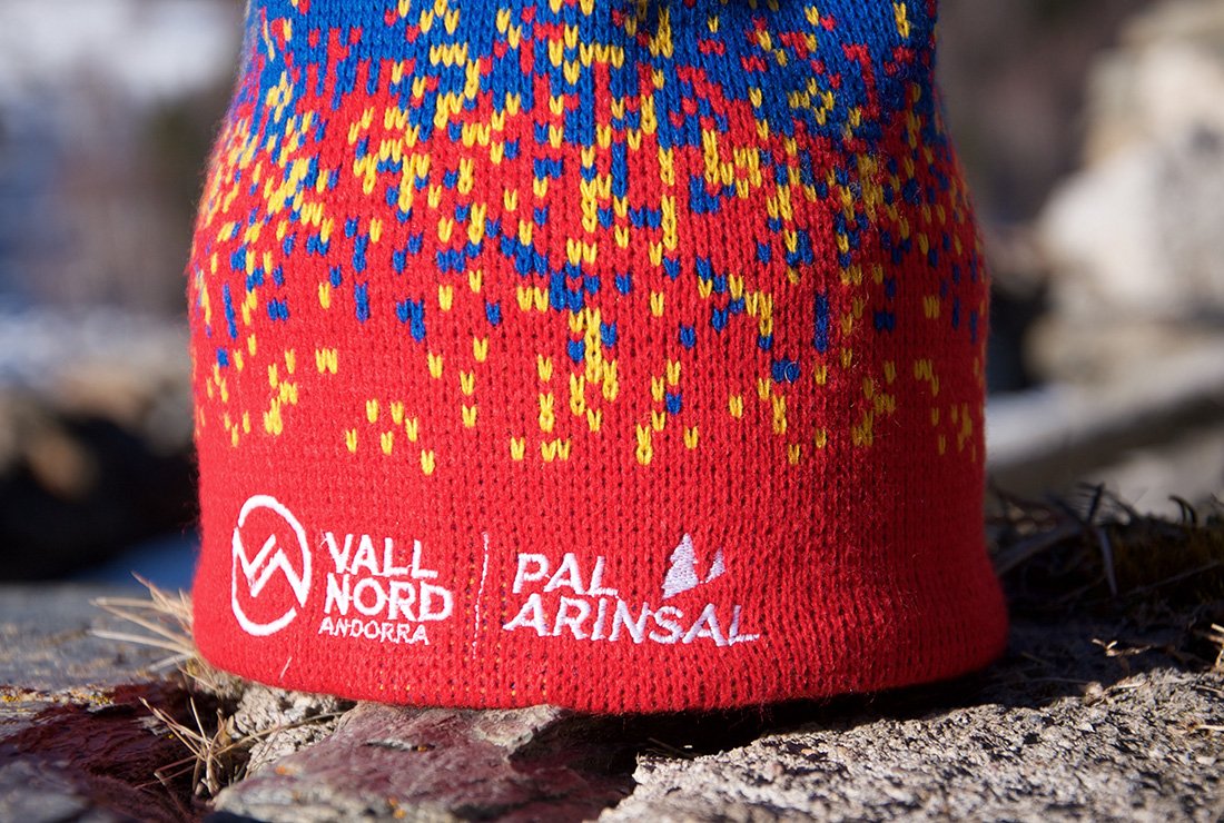 nwpowderdays's tweet photo. Collab @Vallnord &amp; @nwpowderdays 

Molt contents de veure com les empreses andorranes aposten per les marques del nostre Petit País a l'hora de fabricar els seus accessoris de neu amb NWPD

Disseny @Elton_Style | #MarcaAndorra https://t.co/Dgfnwh3lhR