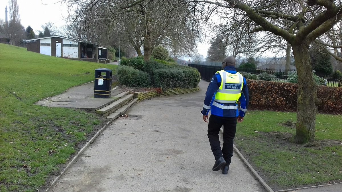 CMBCWardenA's tweet image. Today&apos;s action underway now. Partnership working #CMBC #Teamwork #WYP_HALIFAX #dontmuckabout