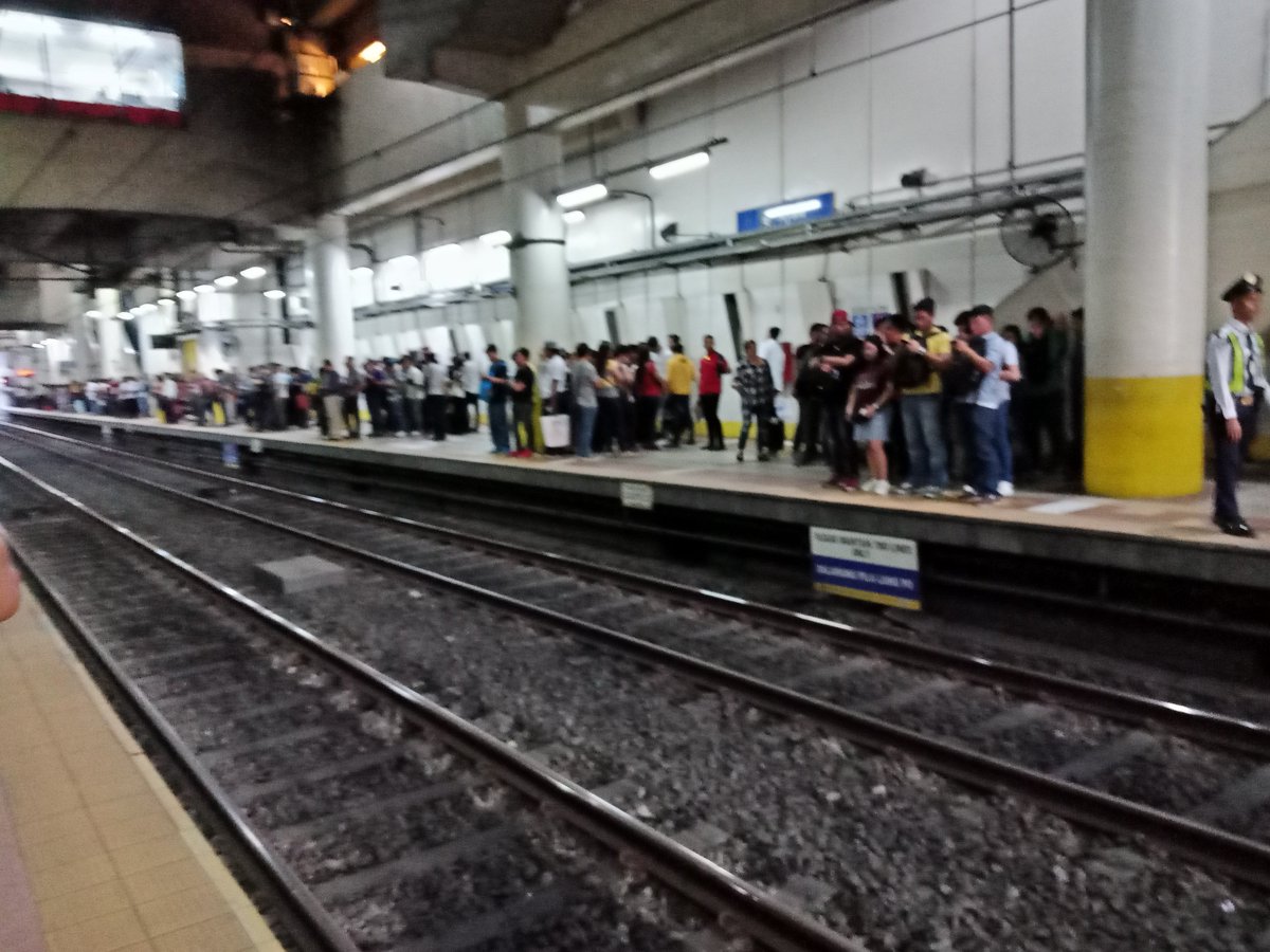 cjdrummerbro's tweet photo. Ayala North Bound https://t.co/zAkHXSuDF8