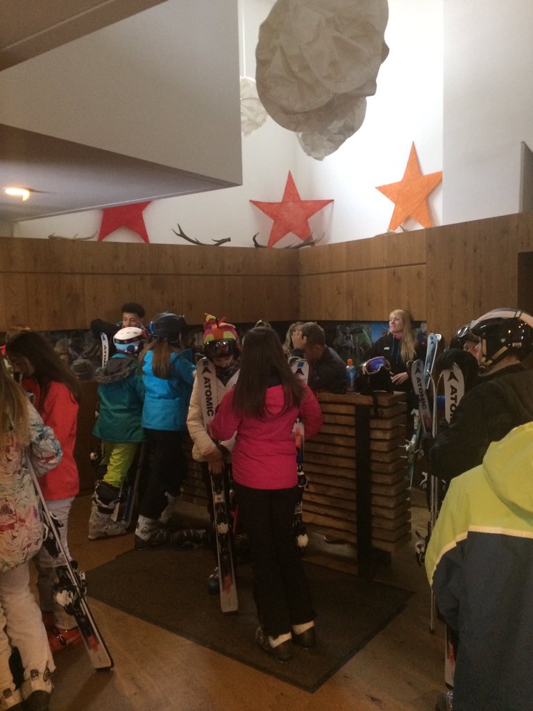 yggsgio2018's tweet photo. Dechrau diwrnod 6 ⛷❄️ https://t.co/kPnCD9qTnv