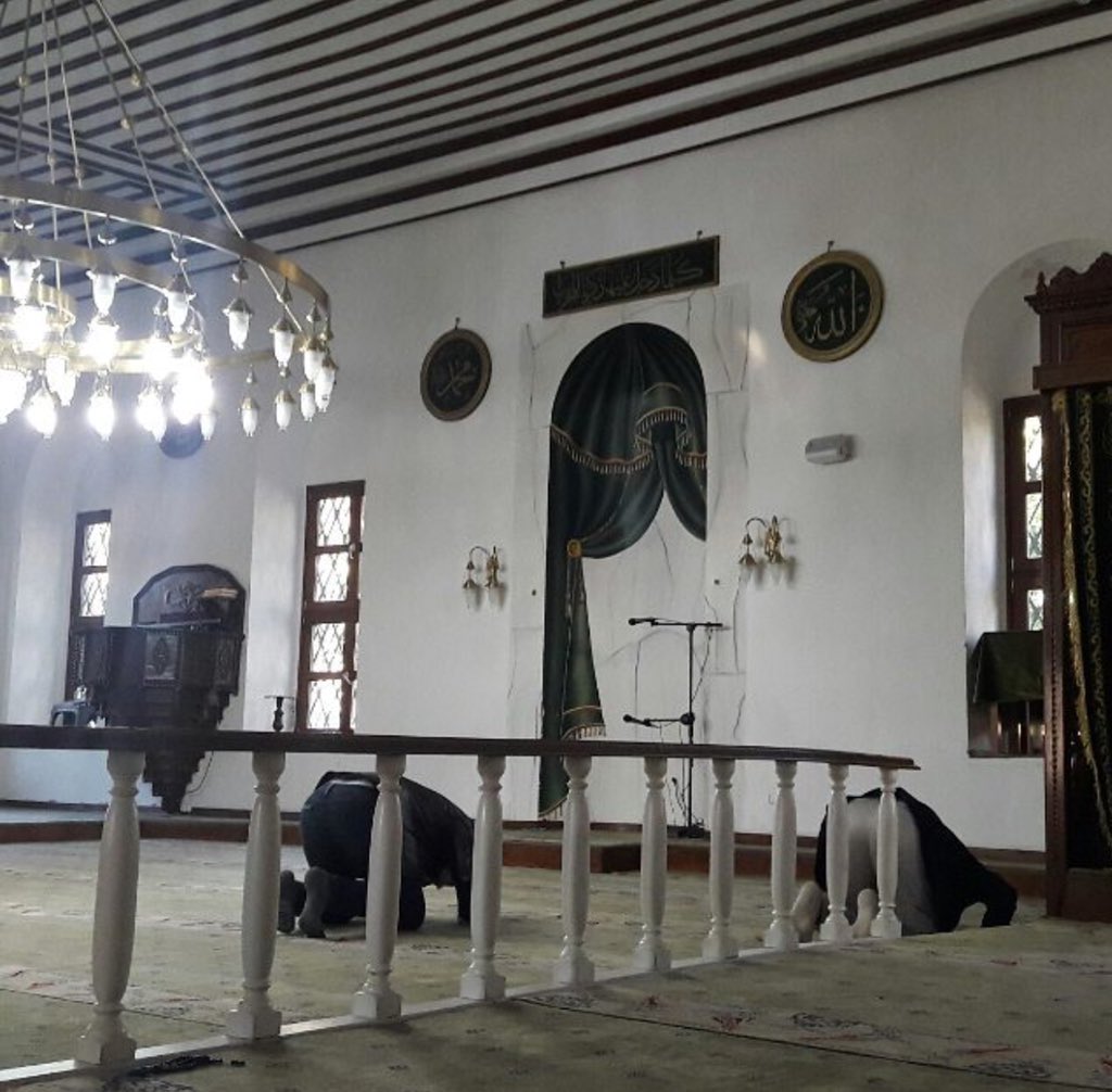 Hayırlı cumalar herkese. Patron senide saflarda görmek isteriz.