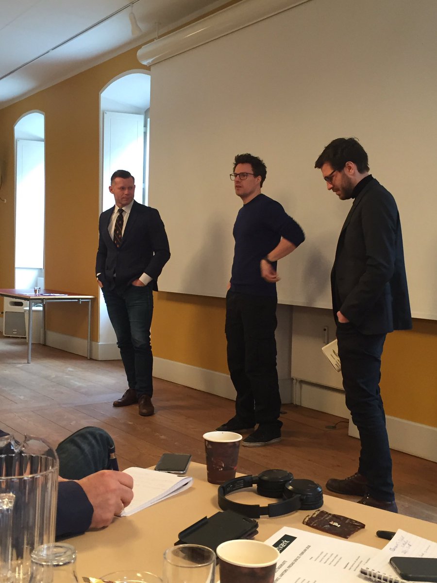 LisbethGraenge's tweet photo. Alternativet og LA i forbrødring. Anders Stjernholm, Alternativet:"Vi kan godt li' folk selv kan ta" magten" sagt om kryptoøkonomien på Økonomisk Politisk Netværks konference @oekpolnet #dkpol https://t.co/rOs2Aiq7aF