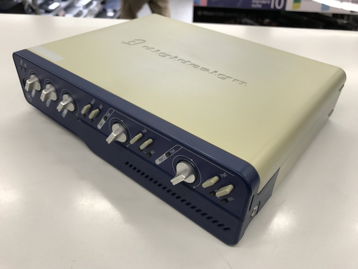 creatorsland's tweet photo. つづいて #digidesign の #USBオーディオインターフェイス「#MBOX2」のご案内です。
本体のみ、ホディ変色/キズ有りとなりますがお値段は1,980円(税抜)となります。
対応している #PROTOOLS LEをお持ちの方や少し前のOSであればドライバーもまだDL可能ですよ!
こちらも状態違いで複数台あります! https://t.co/EHhpT96w9Y