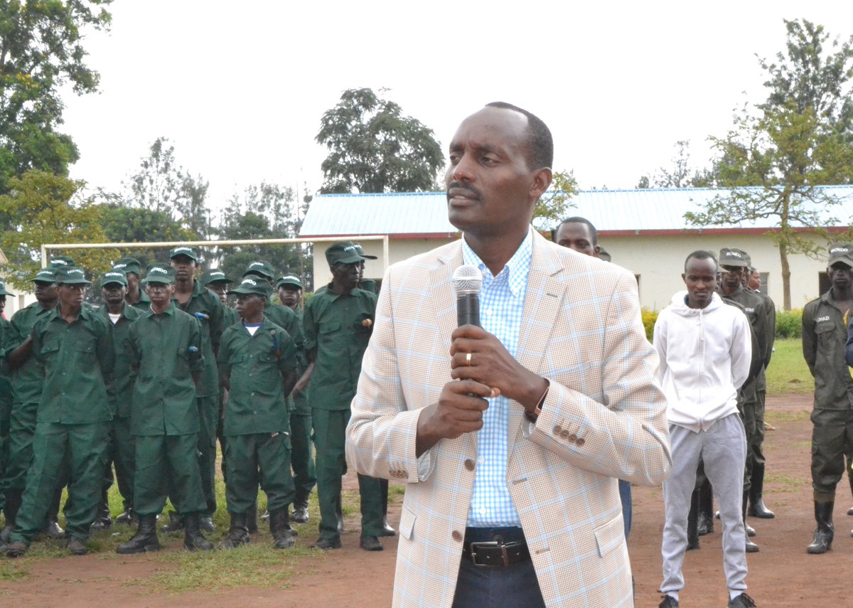 RwandaEast's tweet image. Today: Governor Mufulukye attended the official launching ceremony of community night patrols (Irondo) in Rwamagana District, asked them to value what they do &amp;amp;protect its image through professionalism, service delivery and wipe out anything that can hinder the security of people