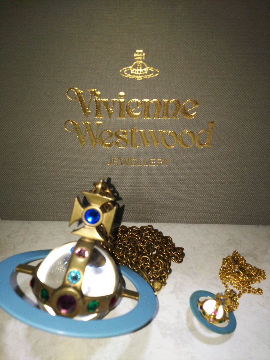 最上の品質な VivienneWestwood ブルーサテライト ジャイアントオーブ