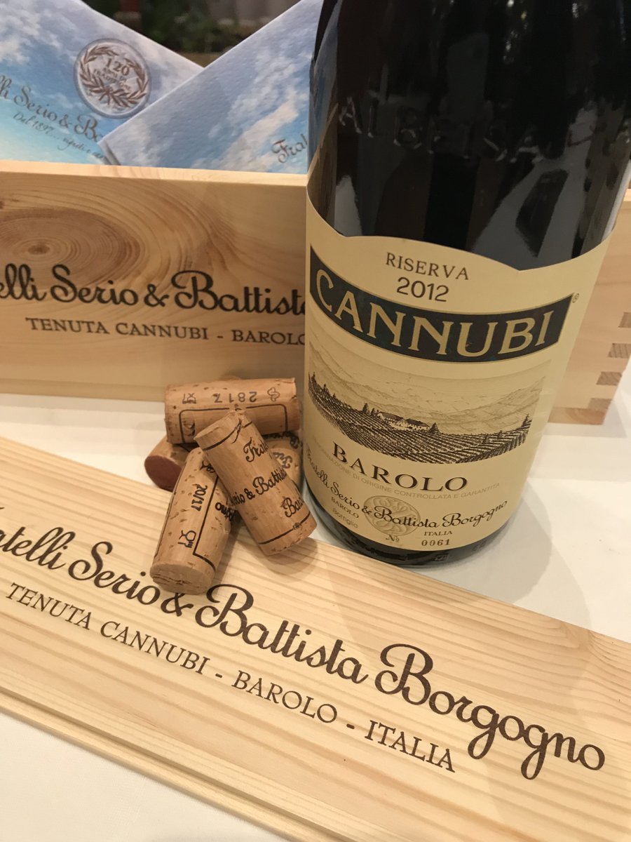 BorgognoFlli's tweet photo. 22 Febbraio 2018 “Barolo, Barbaresco &amp; Roero” a Milano #gowine #milano #gowinetasting #borgogno #fratelliborgognoseriobattista #barolocannubi #barolo #cannubi #barolocannubiriserva #specialtasting #winelovers #nebbiololovers #barololovers #cannubihill #familycellar #since1897 https://t.co/1tVsrOfMwd