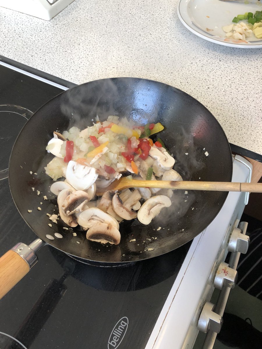 StNiniansHFTT's tweet photo. Chinese cookery workshops today with S1 to celebrate Chinese New Year #chinesecookery #s1practicalcookery #foodsoftheworld #homeeconomics https://t.co/6N9o3joroY