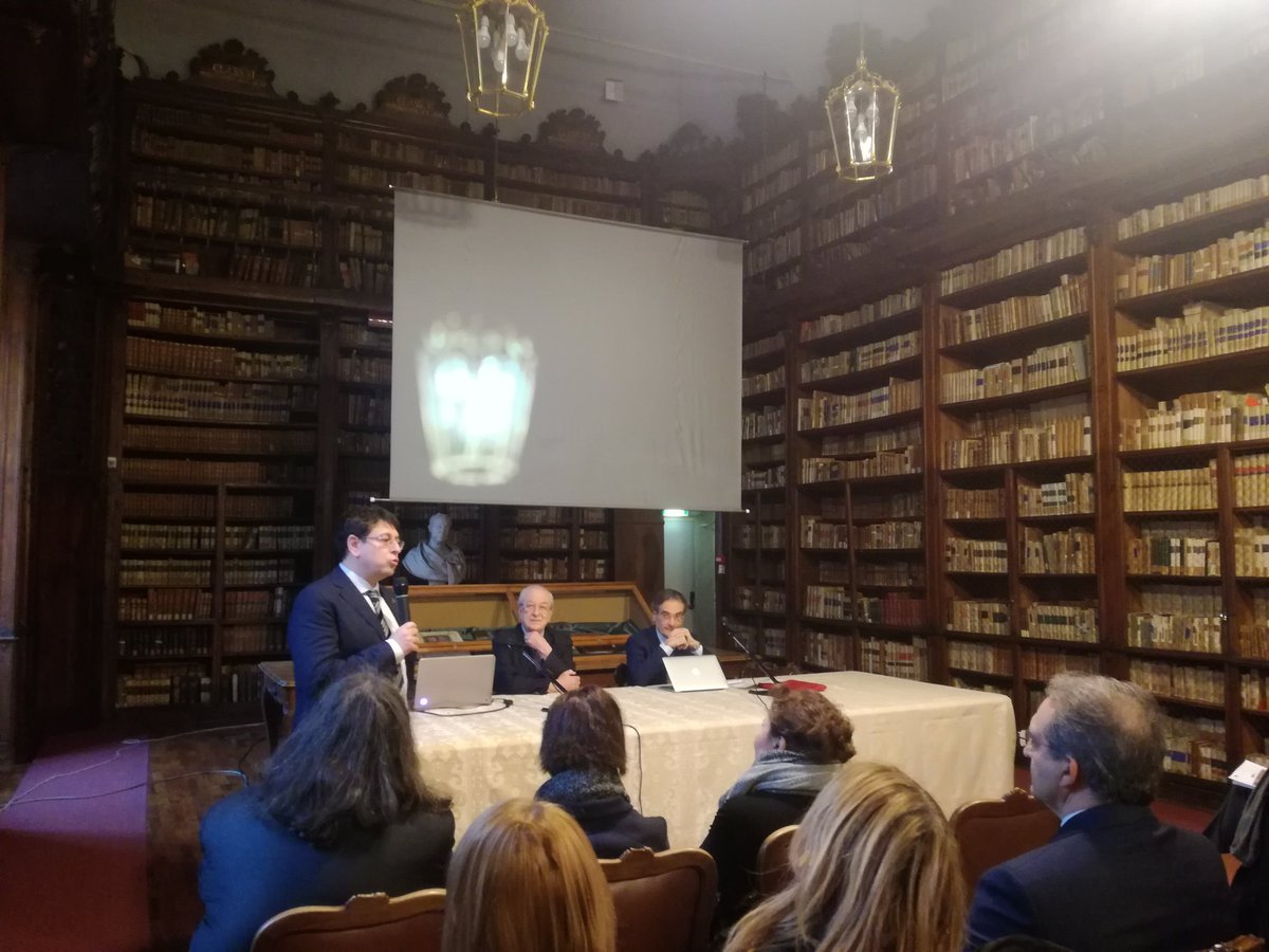 Anna_Martini_'s tweet photo. Le domande vere. Le domande cattive ma non con cattiveria. Le domande che servono per capire come funziona questo Paese.
Oggi al @MUSTPV @unipv  @ValerioMalvezzi @sergioluciano60
Dir. @PanoramaEconomy
intervista Corrado Sforza Fogliani Pres. Assopopolari e Banca di Piacenza https://t.co/hVu5EpFTr1