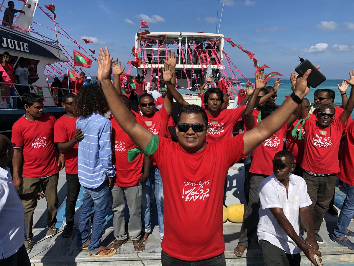 ahmed_nihan's tweet photo. Hithadhoo event ah MP Shad ge Dhaairaage meehun Aun. Raiyyithun #RY aai eku https://t.co/Q9zJmaKSgS