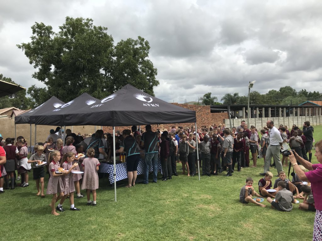 NiekerkJJ's tweet image. Vermaak en feesvieringe by @ATKVSA  #Handevat Prysuitdeling 2017.