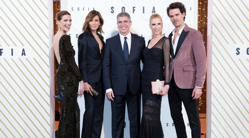 interprofitcom's tweet photo. Las modelos @OfficialNievesA, @lasanchez y @juditmasco acompañaron ayer a Jordi Mestre, presidente ejecutivo de #SelentaGroup, en la inauguración del nuevo #hotelsofia de Barcelona en una cena a la que acudieron empresarios y destacadas personalidades #OpeningSOFIA #MeetSOFIA https://t.co/UZpAdLfvCI