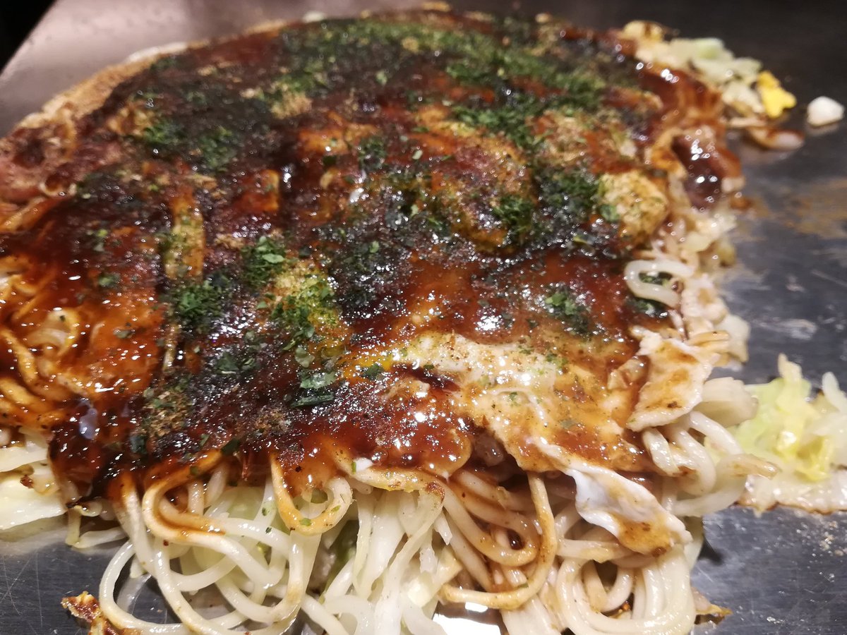 尾道観光協会 おのなび 広島県 尾道のお好み焼きの名店 村上 ここの息子さんが大阪で営まれているお好み焼き屋さん 尾道むらかみ へ行ってみました 大阪でも懐かしの尾道の味が楽しめますよ 尾道むらかみ 大阪市北区堂島1丁目3 9