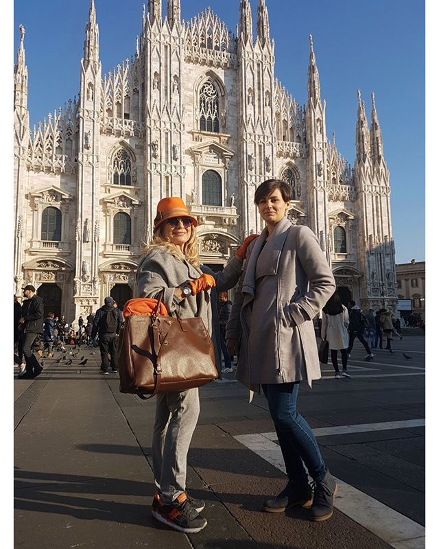 pinellapassaro's tweet photo. Nelle mie trasferte milanesi mi piace fare sempre una passeggiata in zona Duomo, è ormai diventato quasi un rito scaramantico, una tradizione che condivido con chi mi accompagna nel viaggio.

#pinellapassaro #passarosposa #cavadetirreni #salerno #sposa #ilvelofasposa #abitid… https://t.co/Ag5XFKhENt
