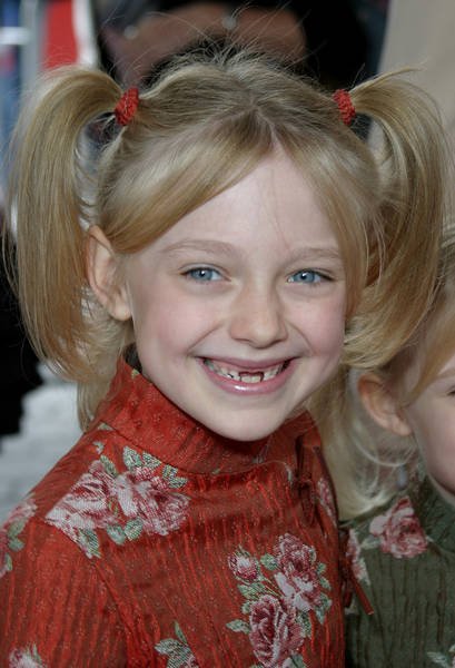 Happy birthday Dakota Fanning! 
A atriz de \"I Am Sam\" e \"A Guerra dos Mundos\" faz hoje 24 anos. 
