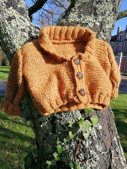 On se réchauffe comme on peut avec ce petit gilet <a href="/PhildarOfficiel/">Phildar</a> ! 
moderknit.com/2018/02/23/le-…

#tricot #knitting #phildar #layette #diy #mumtobe