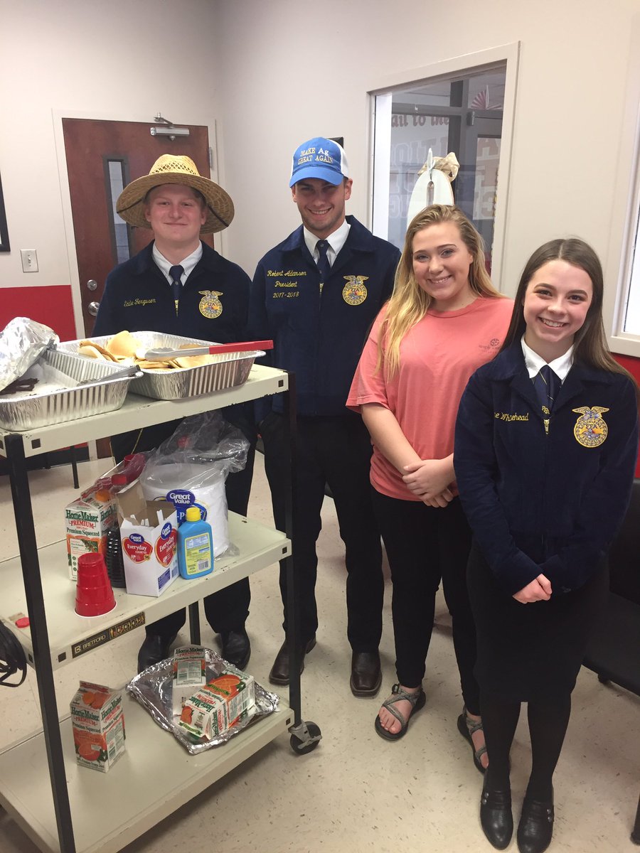 brtittle's tweet photo. Thanks to the Ohatchee HS FFA for providing our faculty and staff with a great pancake and bacon breakfast!! #FFAWeek @OhatcheeFFA https://t.co/xYwhBQFdTH