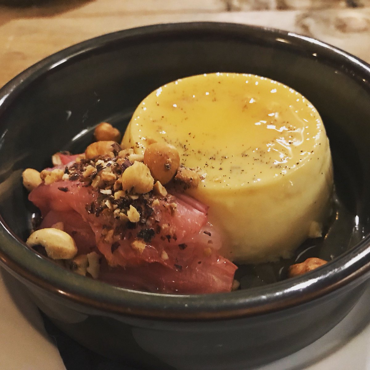 TheWhodA's tweet photo. Heavenly Creme Caramel #desserttime #itstheweekend #wiltshire #pub #foodie https://t.co/ah1tKuR8wc