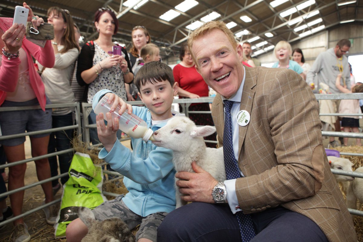 Don't miss out on tickets for this year's CountryTastic (April 5th)! The theme this year is #SHEEP and the show will be headlined by everyone's favourite farmer from @BBCCountryfile, <a href="/AdamHenson/">Adam Henson</a>. Tickets are limited &amp; must be purchased in advance. Head to ow.ly/SNuK30izA4k.
