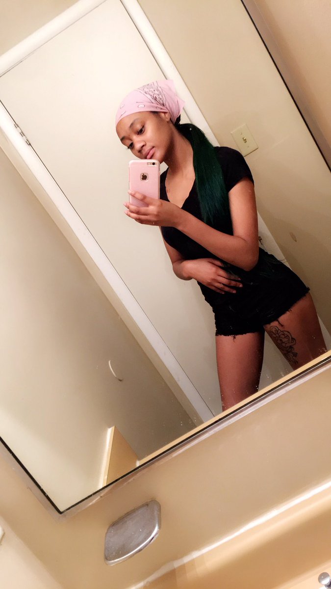 THABPWAY's tweet photo. getting my weight up 💪🏼😝 #MovingDay2🙄📍#NOFILTAA😏 https://t.co/uuYgwjmj8G