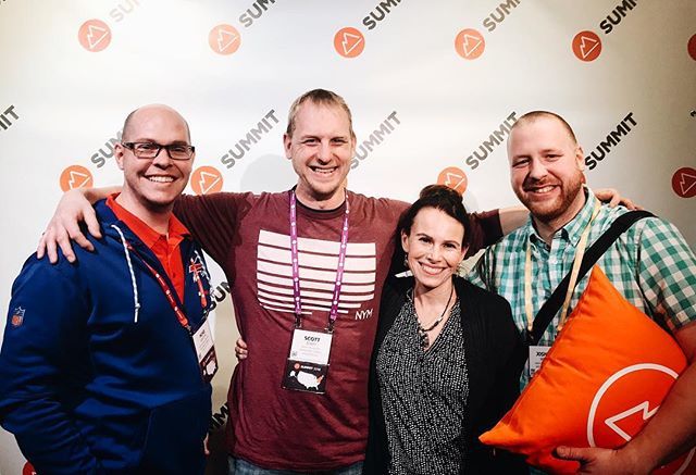 mwes10's tweet photo. Red carpet โ
Orange Pillow โ
#echurchsummit #Latergram #NorthridgeRoc https://t.co/YhbJObiquv https://t.co/YV3bHLlOq5