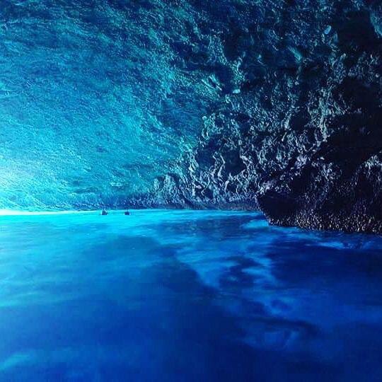 How to keep your guests dry during a rainy snorkeltrip? 
#BlueRoom #nature #offroad #privatejeeptour #curacao