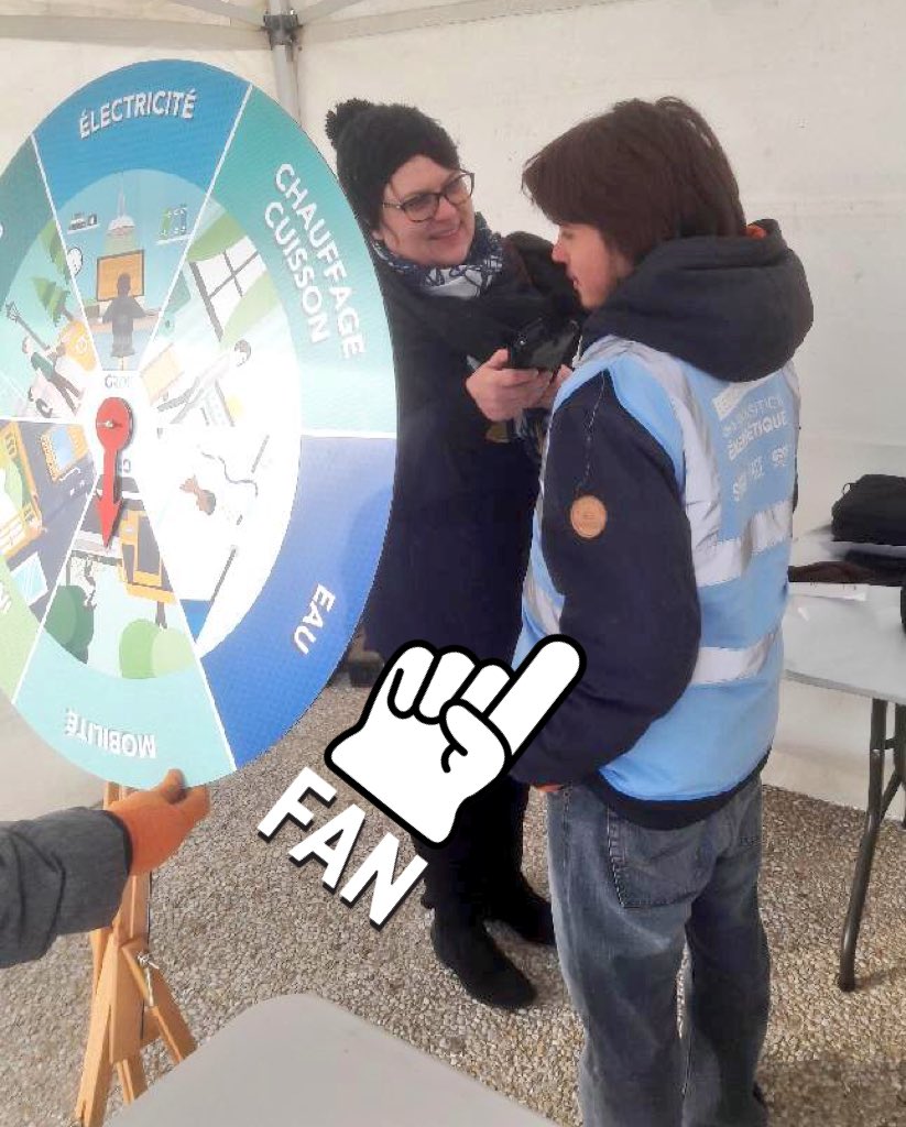 Civigaz45's tweet photo. Eliot au 🎙 de @FBOrleans pour parler de ses missions au sein du programme #civigaz, porté par @uniscite @FondationFACE et soutenu par @OrleansMetropol et @GRDF. Plein gaz vers la #TransitionEnergetique ! ✊🏼

Bravo, exercice relevé haut la main 🙌🏼🤩 https://t.co/l4VsMzRZI9