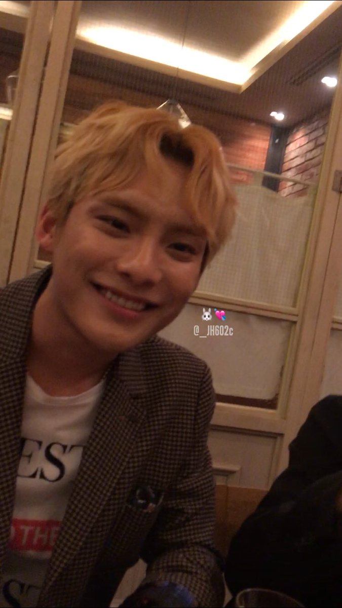 junheeults's tweet photo. how did these people not fainth when they were this close to him, i have trouble breathing and i'm just looking at the photos sigh he's so beautiful https://t.co/EvXJJZIPUj