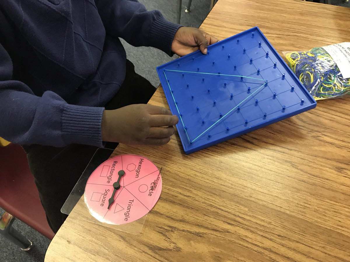 MikeRashidMath's tweet photo. Great #geometry activity during #Kindergarten #math stations. #MASDproud #MASDmath #kinderchat https://t.co/ZMeniJ9KjX