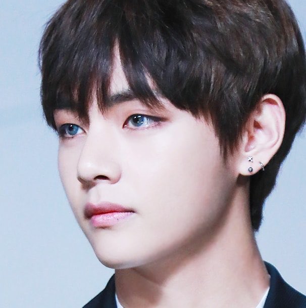Btsのv テテ のピアスの22年の位置はどこで穴は何個 三角形の意味は ホットな韓流情報ブログ Hot Summer Nights