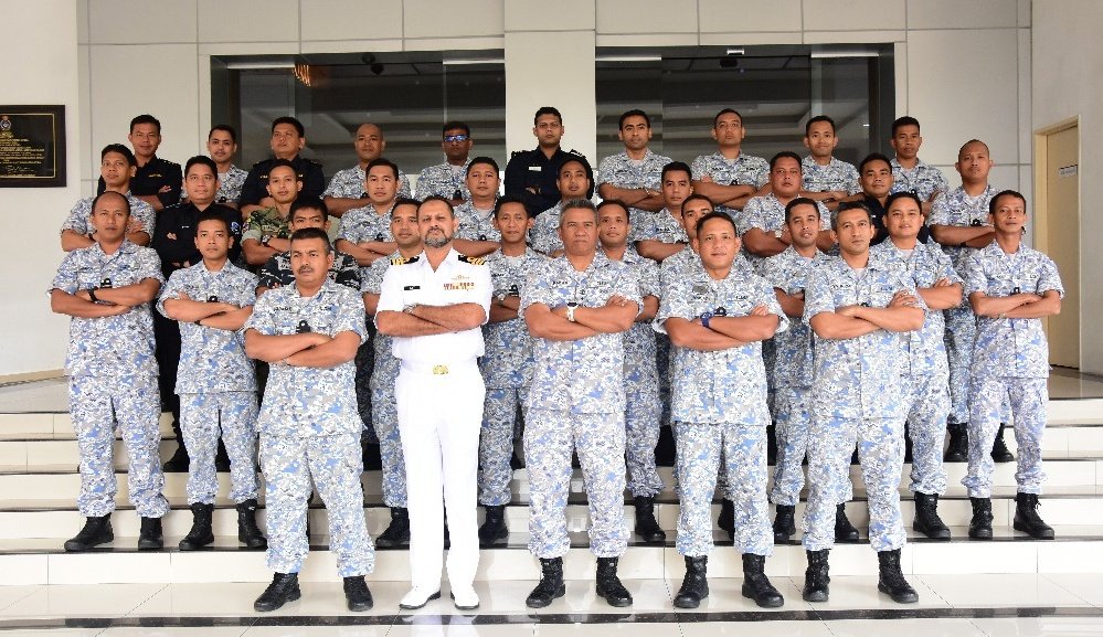 KD SULTAN IDRIS I tweet media