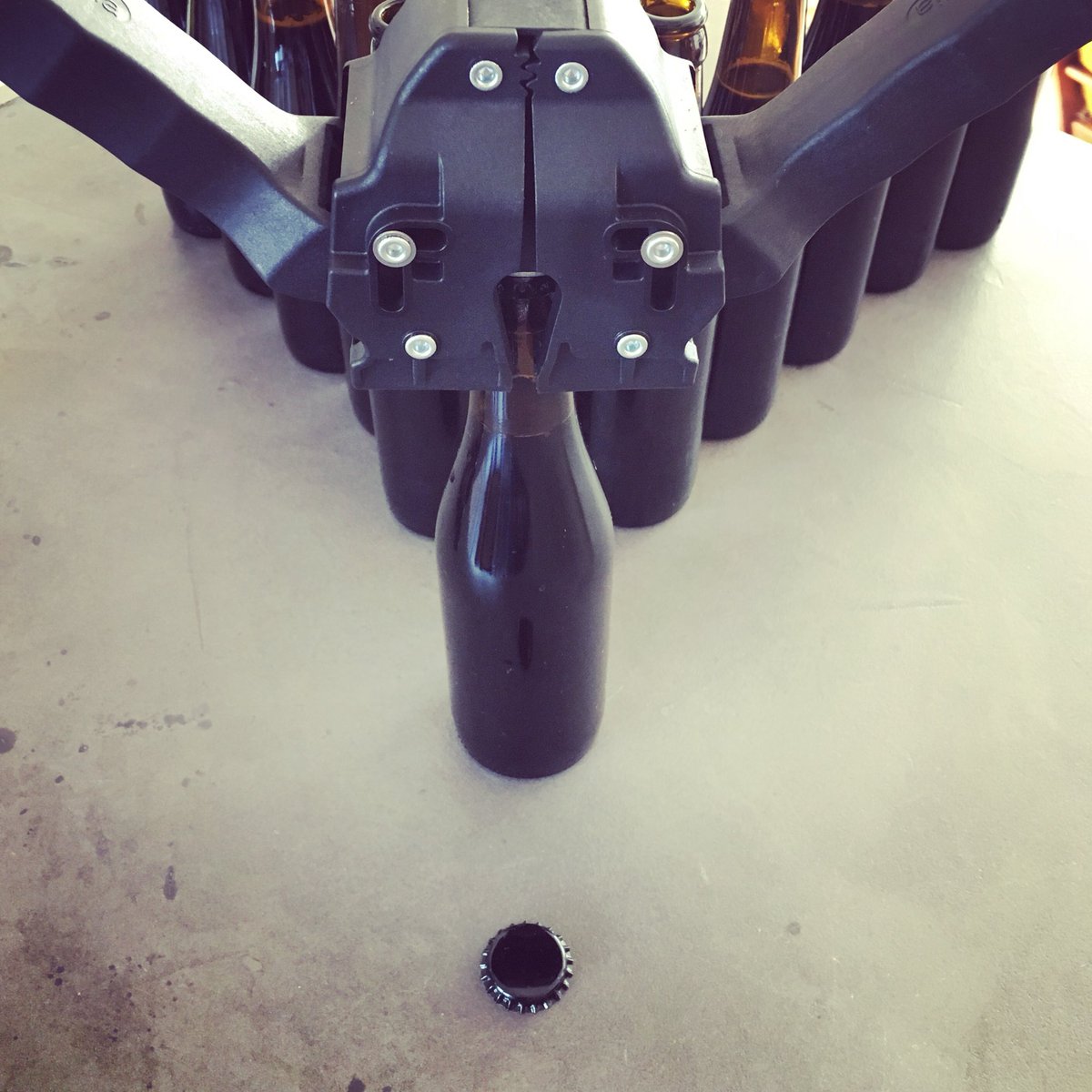 De zoveelste testbatch onder de dop! Binnenkort ons nieuwe bier online: stout!