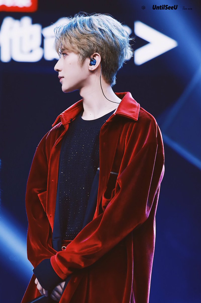 UntilSeeU_0802's tweet photo. 20180217🔥Papillon现场竞演/HD part2

#偶像练习生 #蔡徐坤 #caixukun #idolproducer #채서곤 https://t.co/zkNWad9gNB
