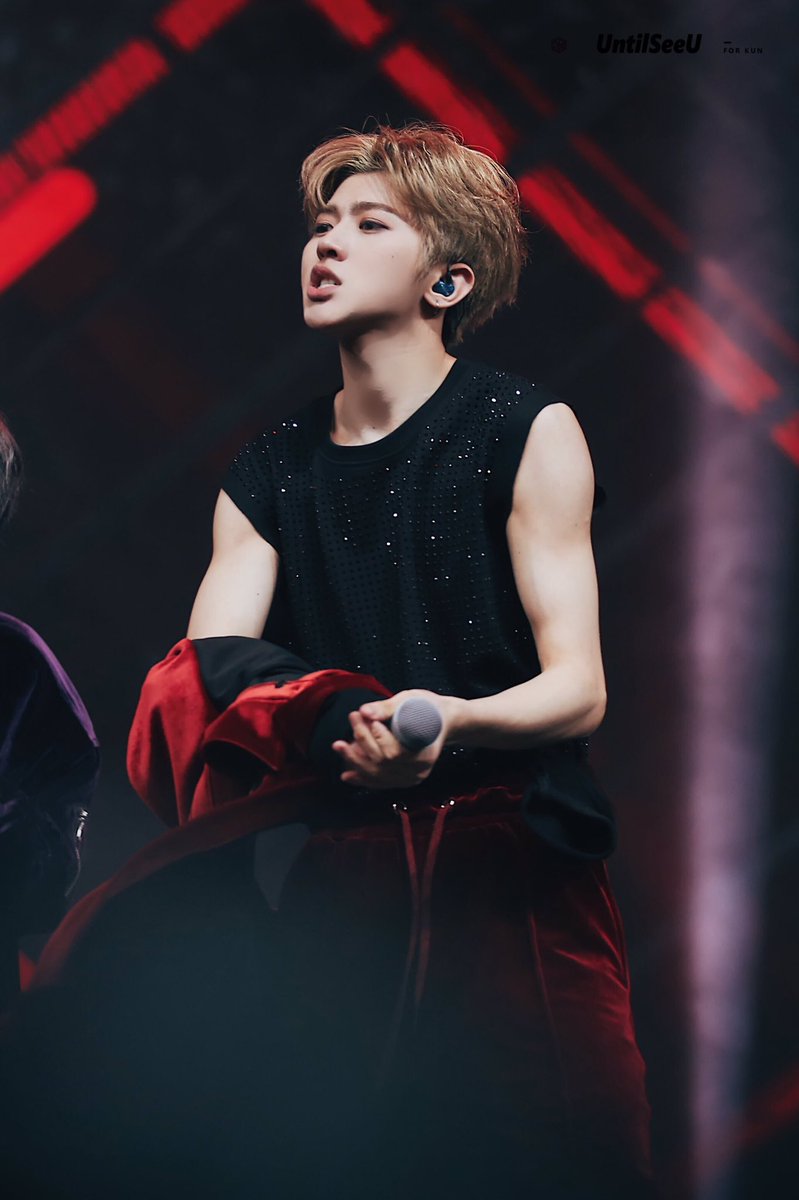 UntilSeeU_0802's tweet photo. 20180217🔥Papillon现场竞演/HD

#偶像练习生 #蔡徐坤 #caixukun #idolproducer #채서곤 https://t.co/CQ2OwYOiRr