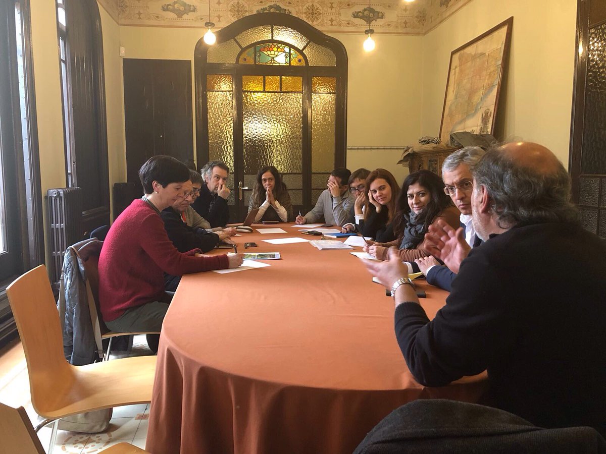 SusagnaRoura's tweet photo. Primera trobada amb el sector de la cultura de la ciutat de Vic per treballar i sumar  junts mes actes a la de l entrega de la medalla d or de la ciutat a en Lluís Solà i Sala https://t.co/VdGBOQT8pu