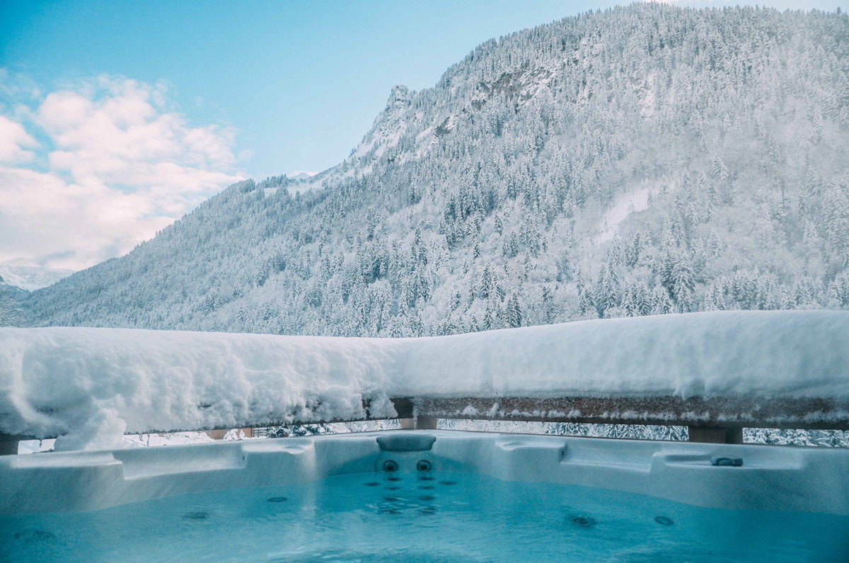 skiinluxury's tweet photo. If you enjoy #Pilates and the #Mountains then an Alps Pilates Retreat at White Valley Lodge could be perfect for your #nextholiday. Read more here: https://t.co/4ZJbQaDNq3 #skiinluxury #skiblog #pilatesblog #luxuryholiday #luxurychalet @skigrahambell @edsheeran @edleigh https://t.co/Rx2ZJpLY0V