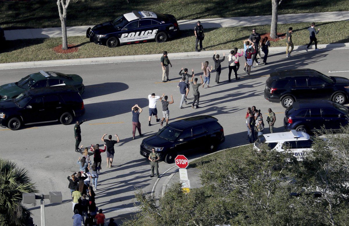 Florida school shooting: 'abject breakdown at all levels' bit.ly/2orixY9 https://t.co/ADzlvzvCY5