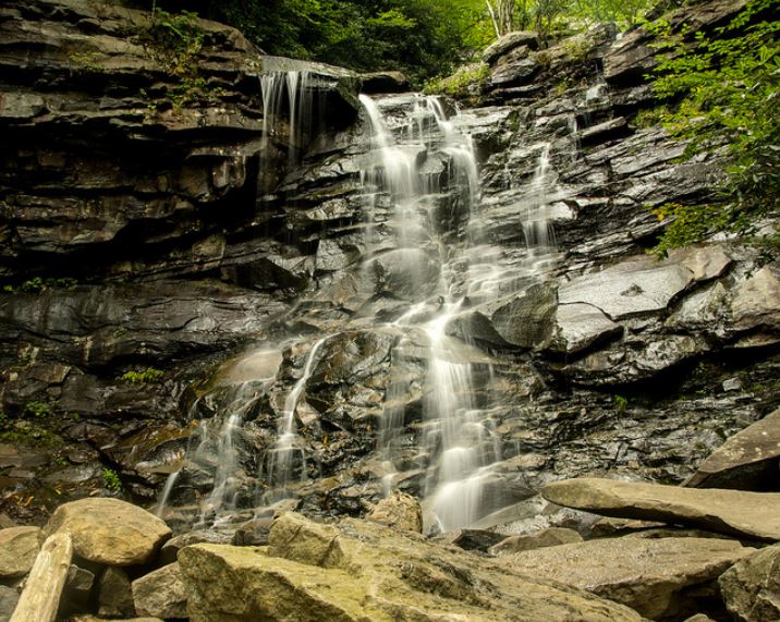 visitPA's tweet photo. With warm temperatures ahead, check out these epic hiking spots PA has to offer from @onlyinyourstate: https://t.co/ey6DgnJXV1 https://t.co/JzM0uYk71p