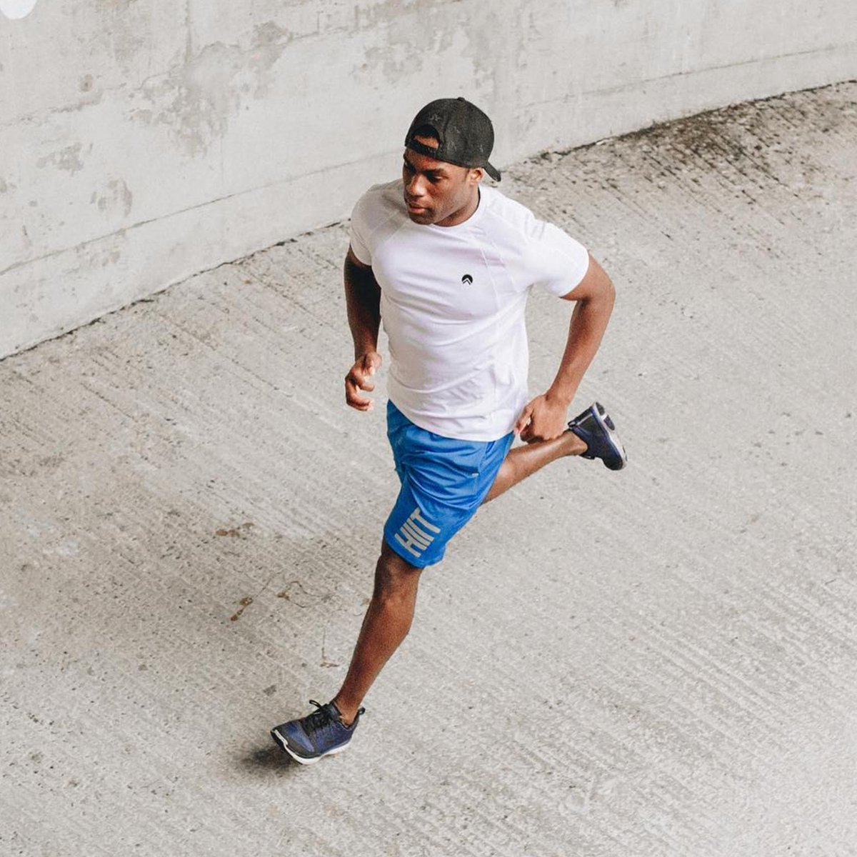 Burton_Menswear's tweet image. Whether you're training for a marathon or hitting the gym, here's how to train wherever, whenever with #HIITSportwear bit.ly/2CeTa5w Featuring @sulsworld @rowanrowrowan @JoshSandersFS @JoeyLondonStyle @CharlieIrons