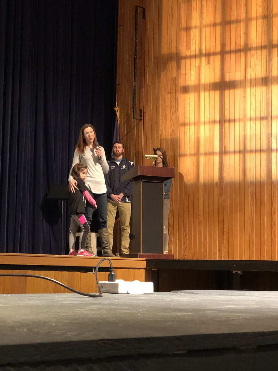 LDHS_MiniTHON's tweet image. The Lydia Hess Family sharing their story about Lydia’s battle with pediatric cancer and how @fourdiamonds helps families. #CancerCannot #FTK