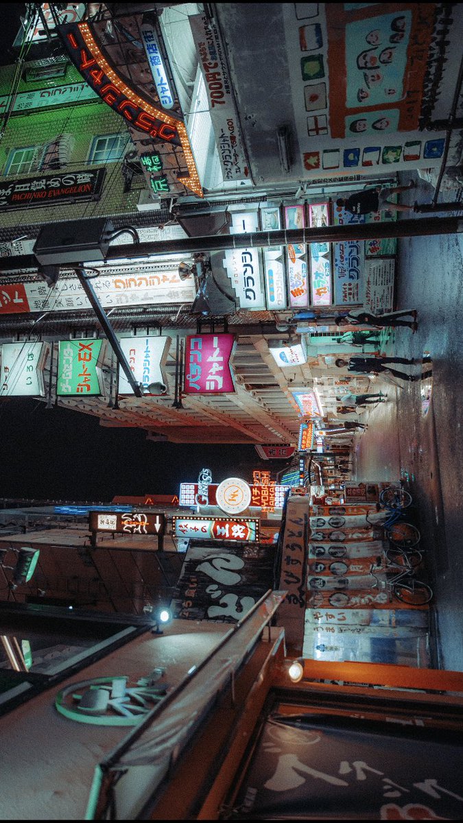 riku_yamashita's tweet photo. 雨の大阪のSFっぽい雰囲気大好き👼🏼
#japan #osaka #neon https://t.co/RnULk6KH8P